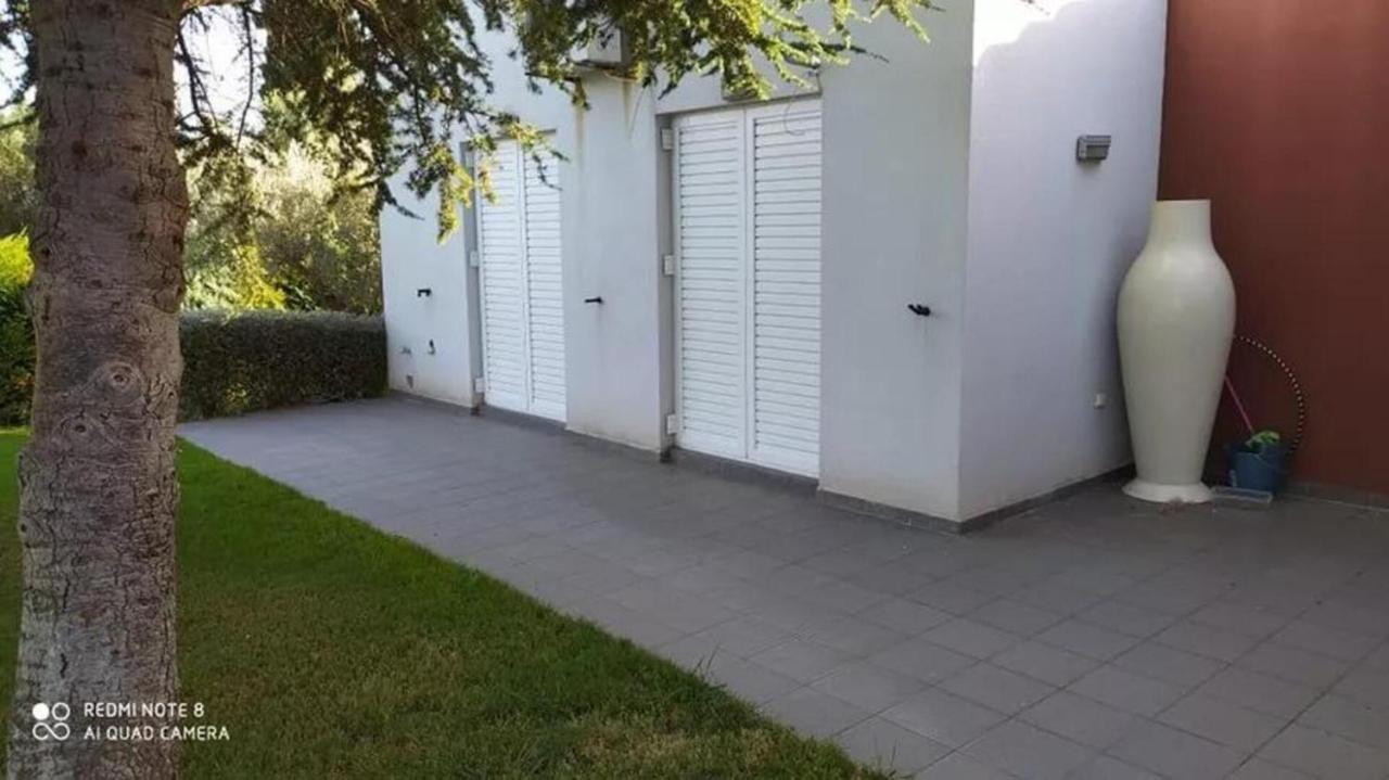 Luxurious 6 Bedroom Villa In A Great Location Chalkís Exterior foto