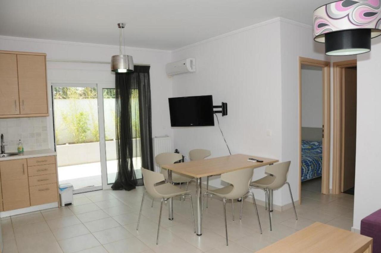 Luxurious 6 Bedroom Villa In A Great Location Chalkís Exterior foto
